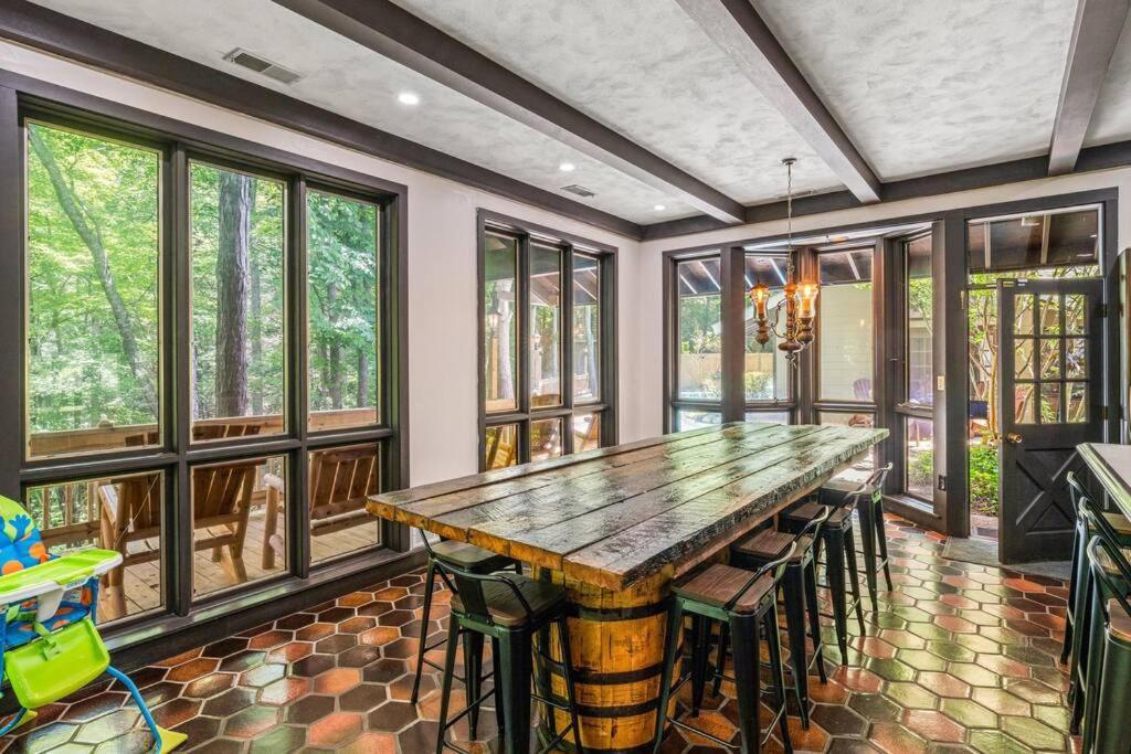 Bourbon Hollow Lodge With Hot Tub And Pool Plus Game Room Only 5 Min To Downtown Gatlinburg Bagian luar foto