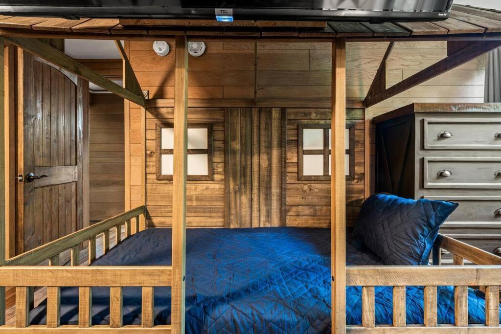Bourbon Hollow Lodge With Hot Tub And Pool Plus Game Room Only 5 Min To Downtown Gatlinburg Bagian luar foto