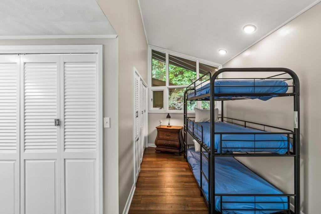 Bourbon Hollow Lodge With Hot Tub And Pool Plus Game Room Only 5 Min To Downtown Gatlinburg Bagian luar foto