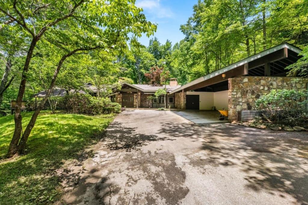 Bourbon Hollow Lodge With Hot Tub And Pool Plus Game Room Only 5 Min To Downtown Gatlinburg Bagian luar foto