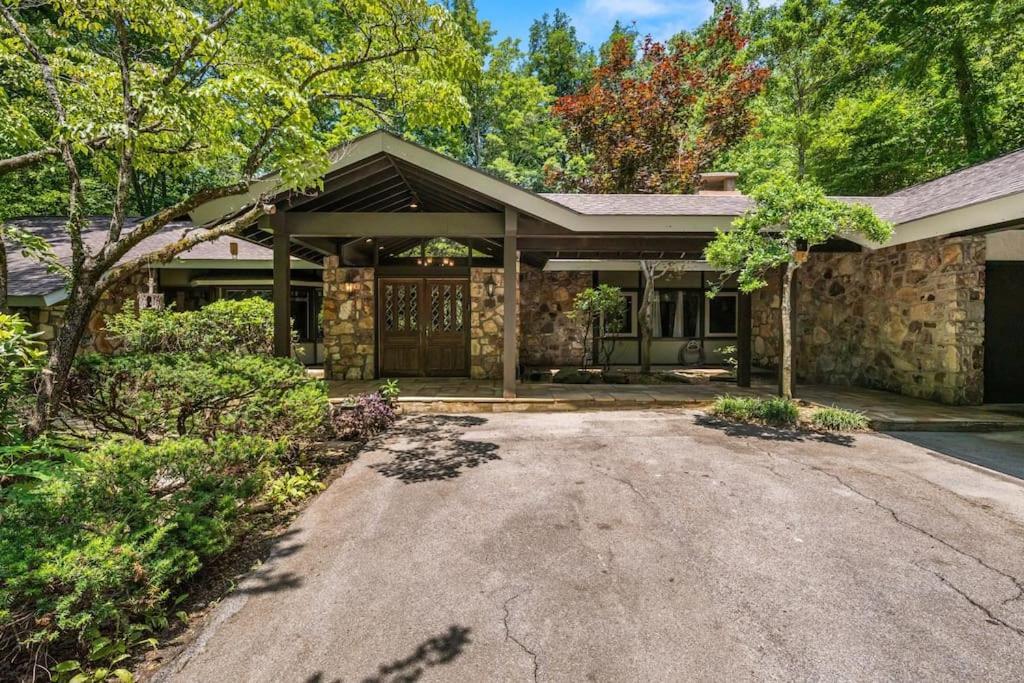 Bourbon Hollow Lodge With Hot Tub And Pool Plus Game Room Only 5 Min To Downtown Gatlinburg Bagian luar foto